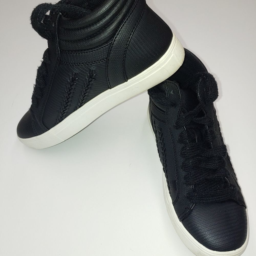 Brash Women's Size 5-1/2 Black Hi-top Sneaker.